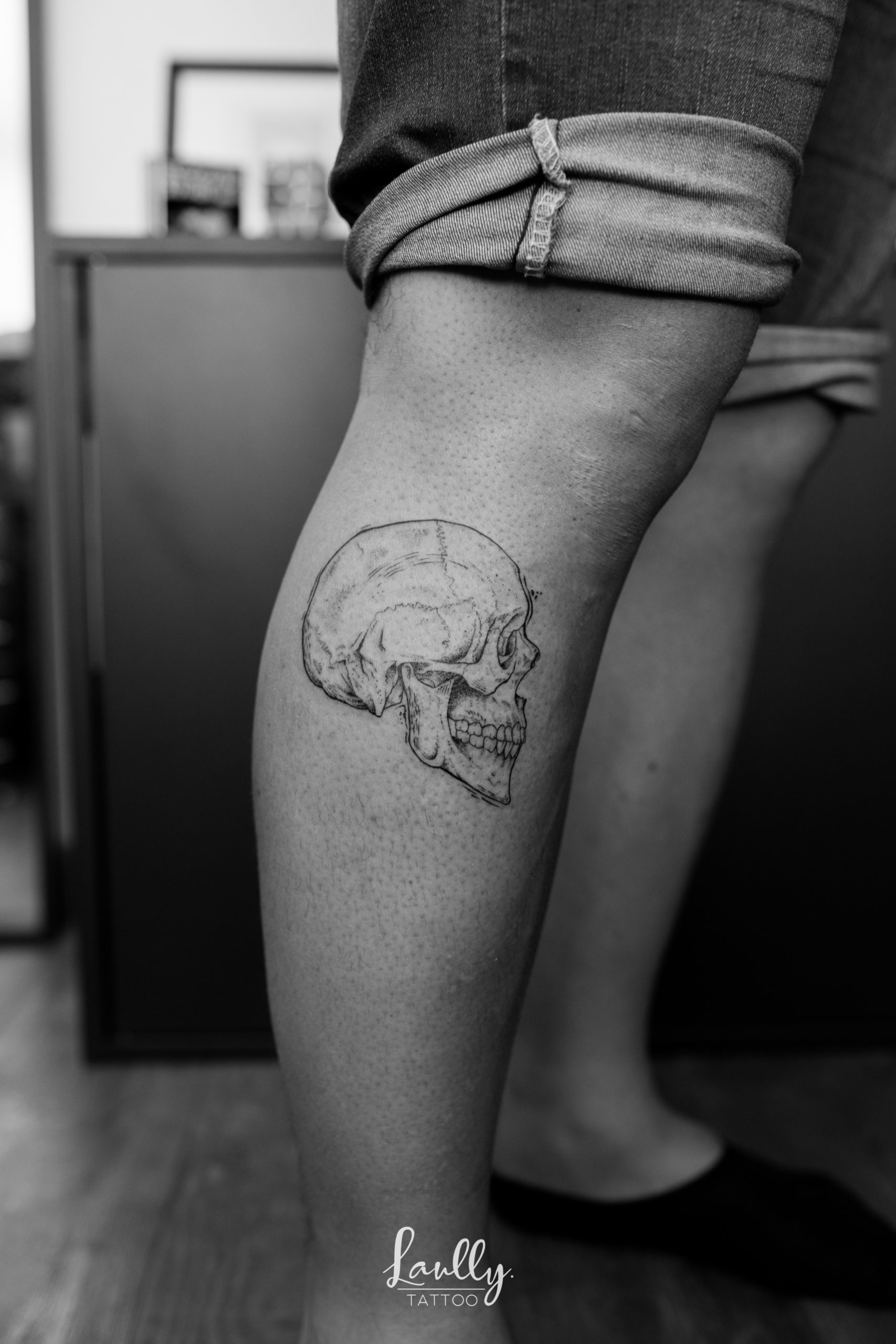 Crâne humain au shop de tatouage la main de bois de la Valette-du-var