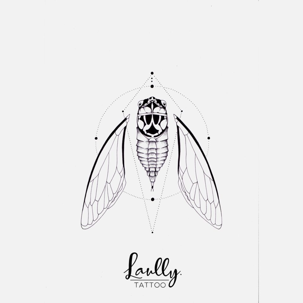 Cigale découpé en forme géométrique avec quelque ornement en point flash tatouage la main de bois