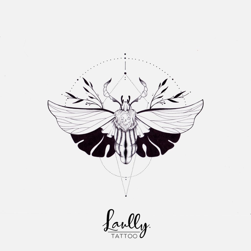 Papillon de nuit flash tattoo la main de bois à toulon