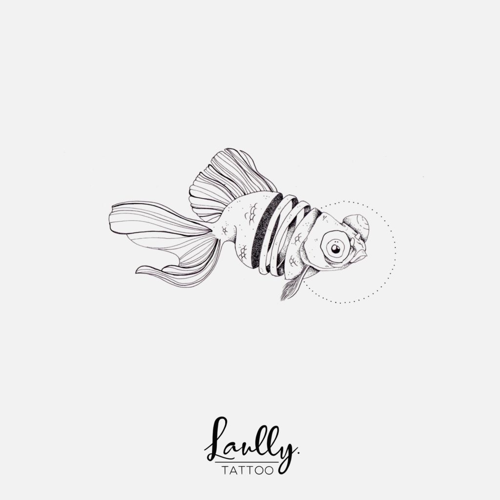 poisson découpé en rondelle et géométrique en tattoo flash à la main de bois